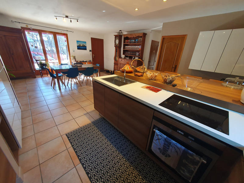 Maison - 192 m² - 8 pièces