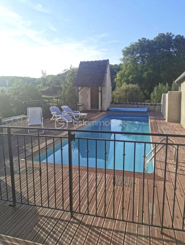 Maison - 240 m² - 9 pièces