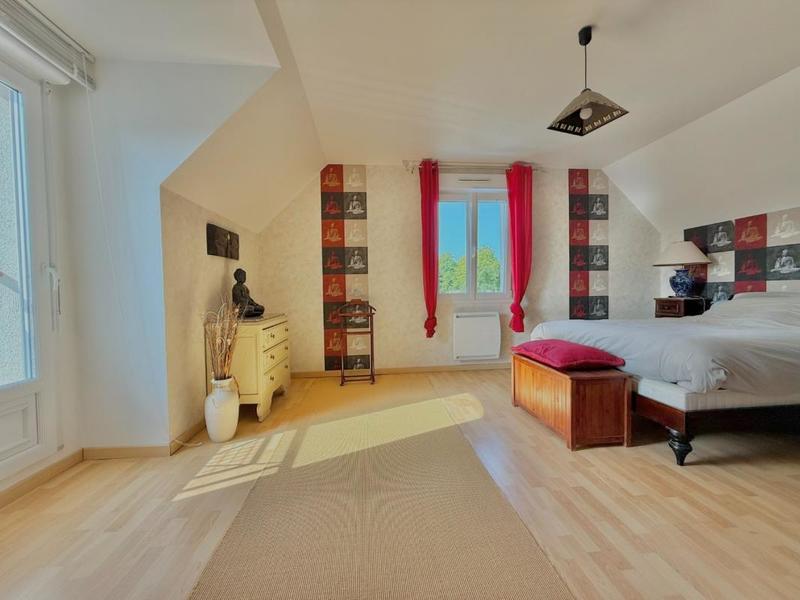 Pavillon - 215 m² - 5 pièces