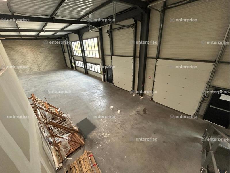 Local d'activité / Entrepôt - 307 m²
