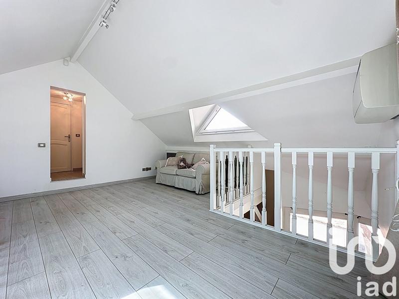 Maison - 250 m² - 8 pièces