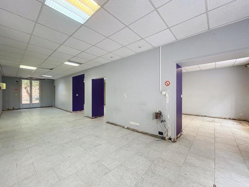 Local d'activité / Entrepôt - 210 m²