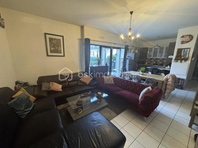 Appartement - 99 m² - 4 pièces