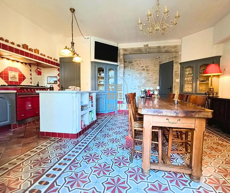 Mas - 431 m² - 10 pièces