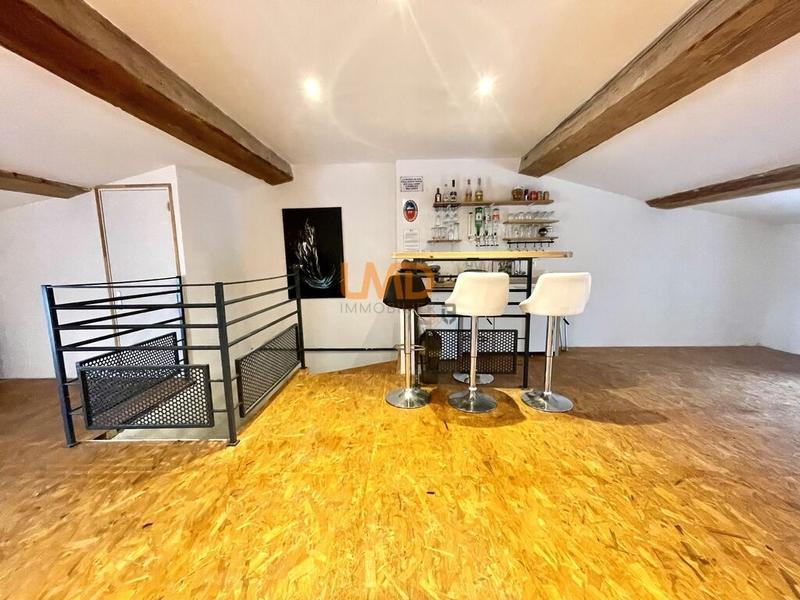 Maison - 177 m² - 7 pièces