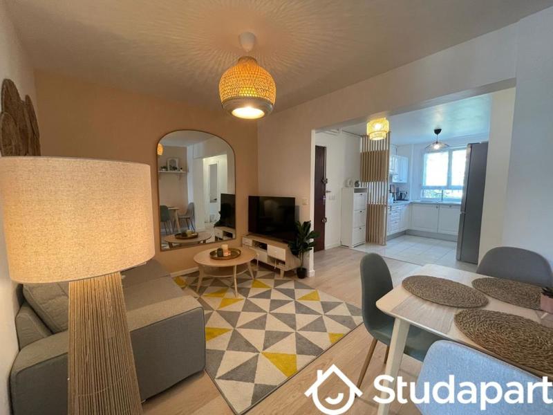 Chambre - 9 m² - 1 pièce