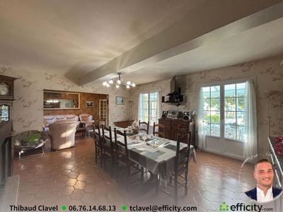 Maison - 196 m² - 7 pièces