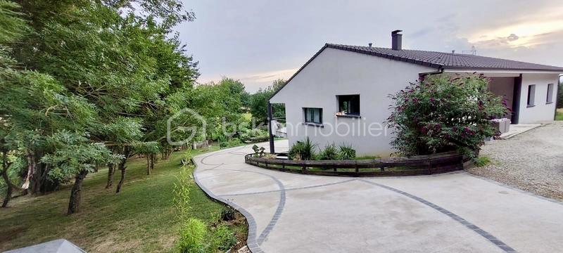 Maison - 212 m² - 7 pièces