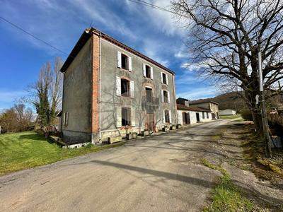 Maison - 300 m² - 12 pièces