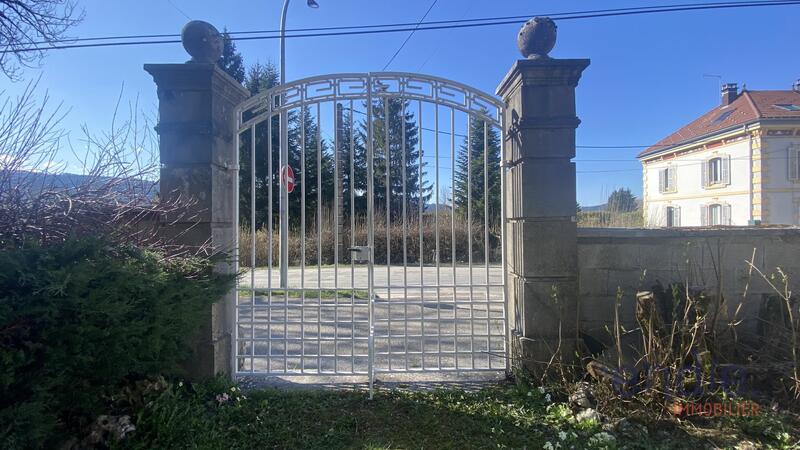 Maison - 172 m² - 11 pièces