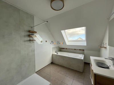 Maison - 90 m² - 5 pièces