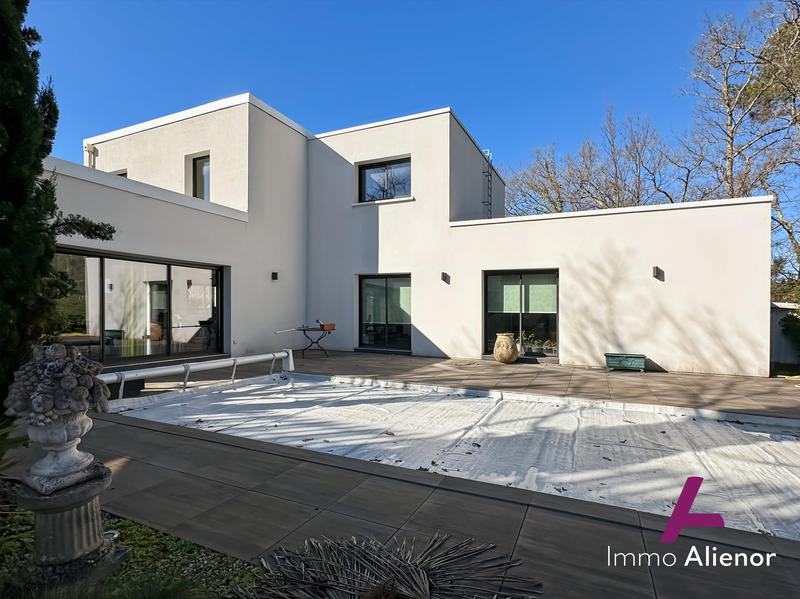 Maison contemporaine - 176 m² - 6 pièces