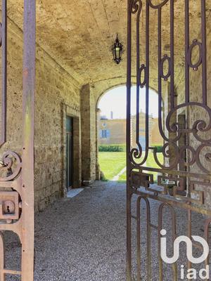 Château - 1 380 m² - 30 pièces