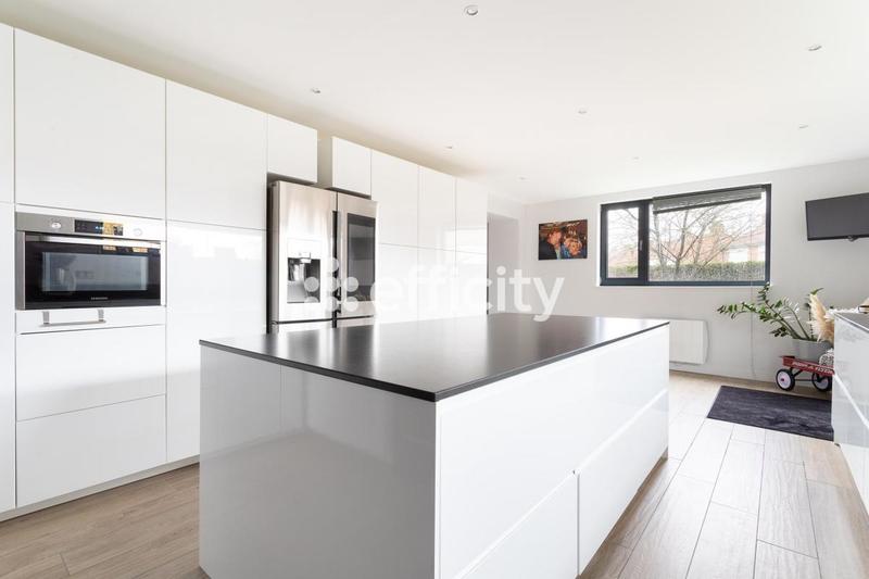 Maison - 298 m² - 7 pièces