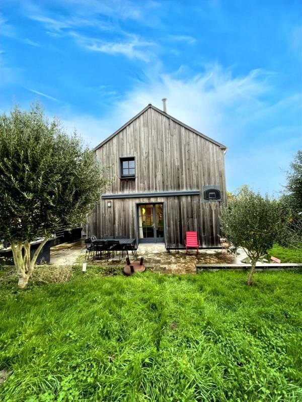 Maison - 218 m² - 9 pièces