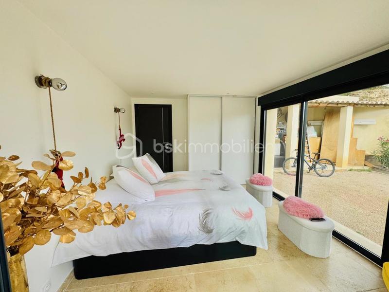 Propriété - 301 m² - 10 pièces