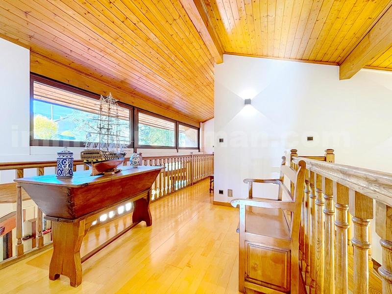 Maison - 192 m² - 5 pièces