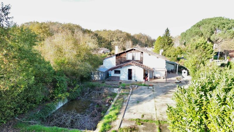 Maison - 180 m² - 7 pièces