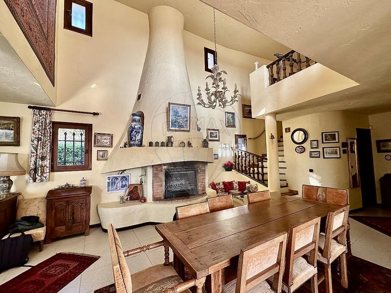 Propriété - 307 m² - 10 pièces