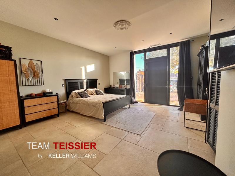 Maison - 210 m² - 8 pièces