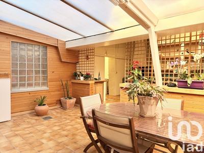 Maison de ville - 205 m² - 8 pièces