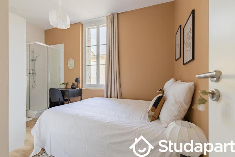 Chambre - 11 m² - 1 pièce