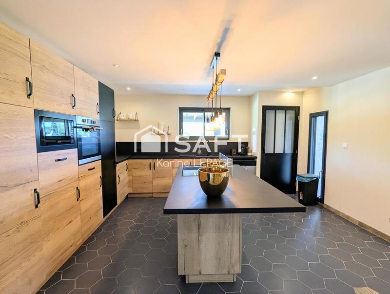 Maison - 175 m² - 7 pièces