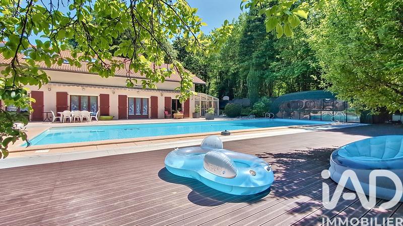 Maison - 313 m² - 9 pièces