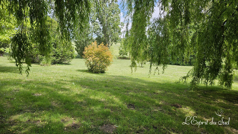 Maison - 290 m² - 9 pièces