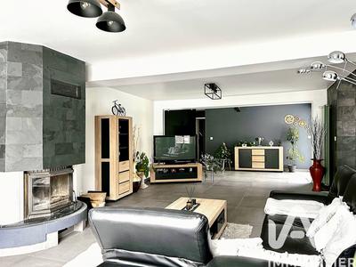 Maison - 235 m² - 7 pièces