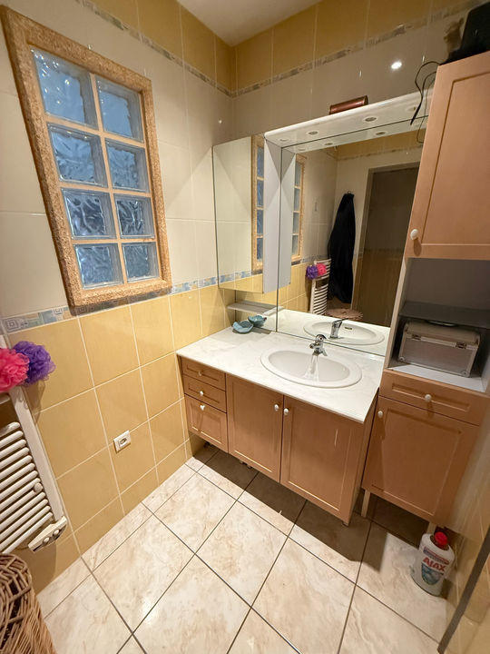 Maison - 230 m² - 8 pièces