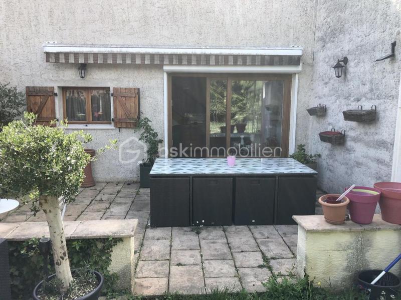 Maison traditionnelle - 109 m² - 5 pièces