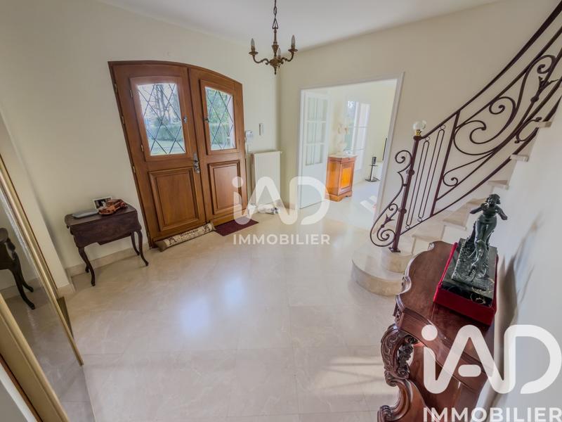 Maison - 207 m² - 7 pièces