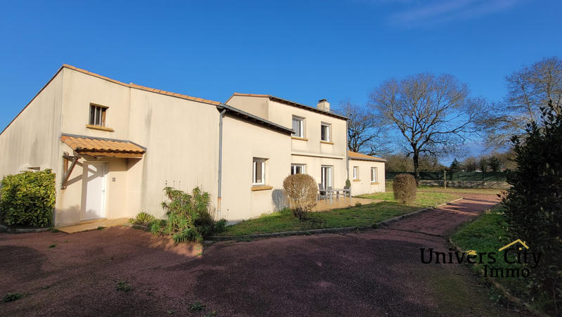 Maison traditionnelle - 160 m² - 6 pièces