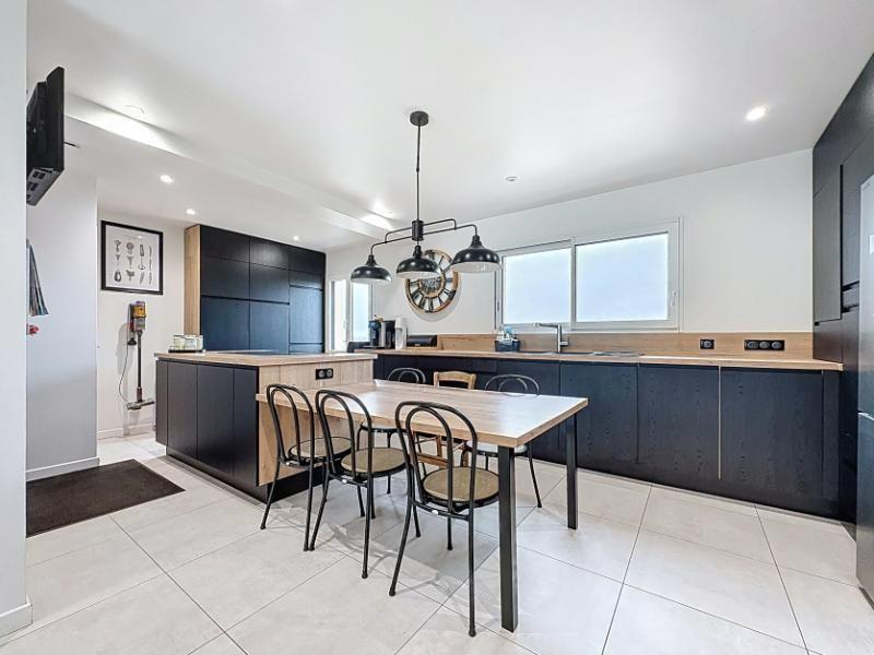 Maison - 200 m² - 7 pièces