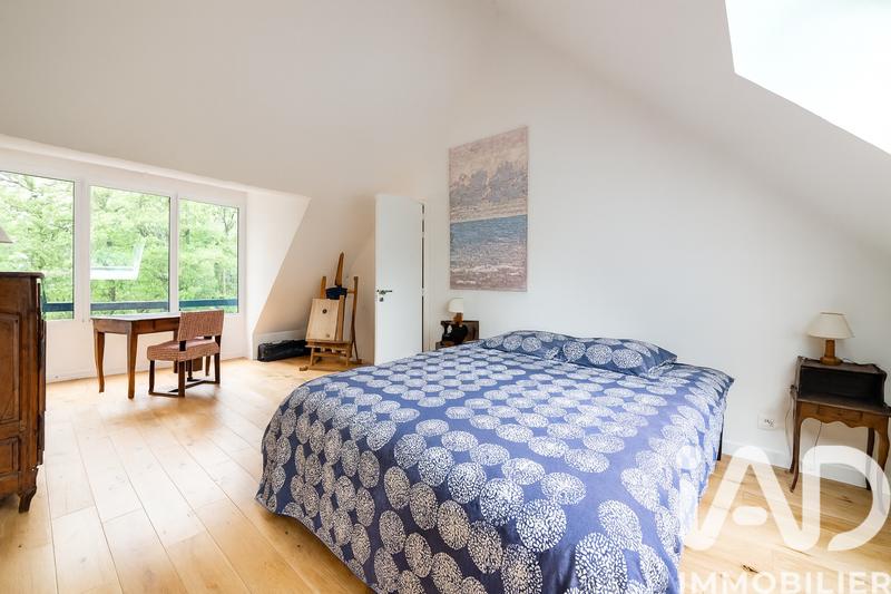 Maison - 250 m² - 9 pièces