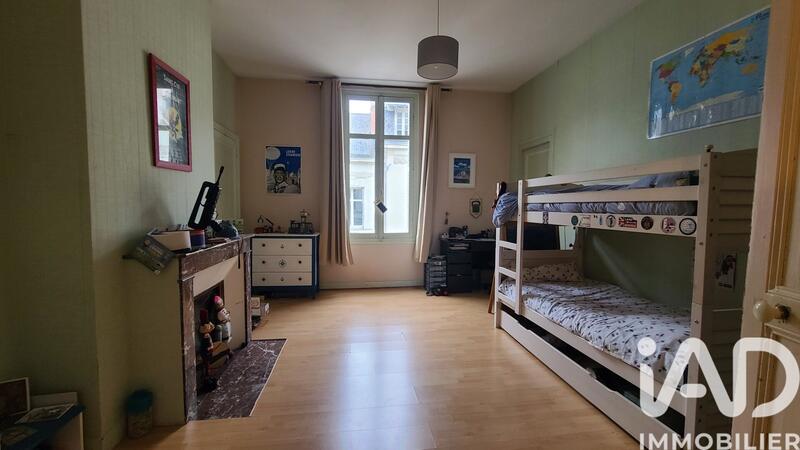 Maison de ville - 259 m² - 9 pièces