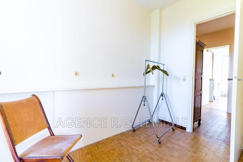 Maison - 300 m² - 10 pièces