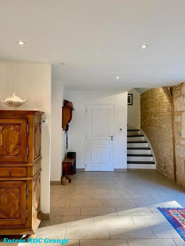 Maison - 298 m² - 9 pièces