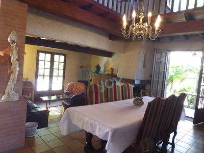 Maison - 143 m² - 5 pièces