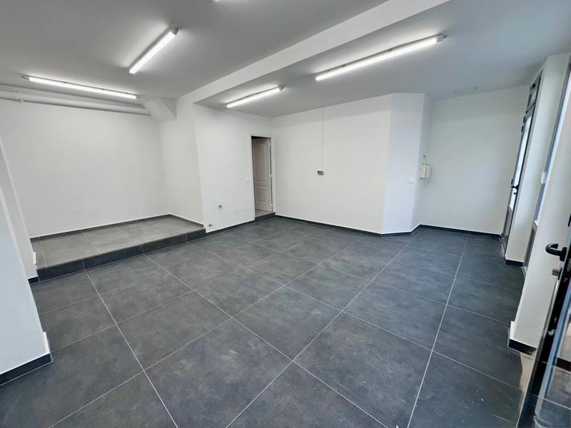 Local commercial - 38 m² - 2 pièces