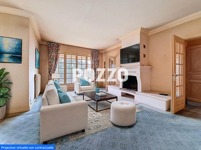 Maison - 180 m² - 8 pièces