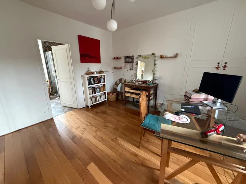 Maison - 180 m² - 6 pièces