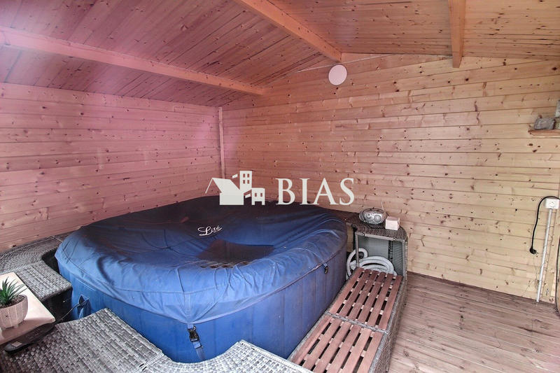 Maison - 165 m² - 8 pièces