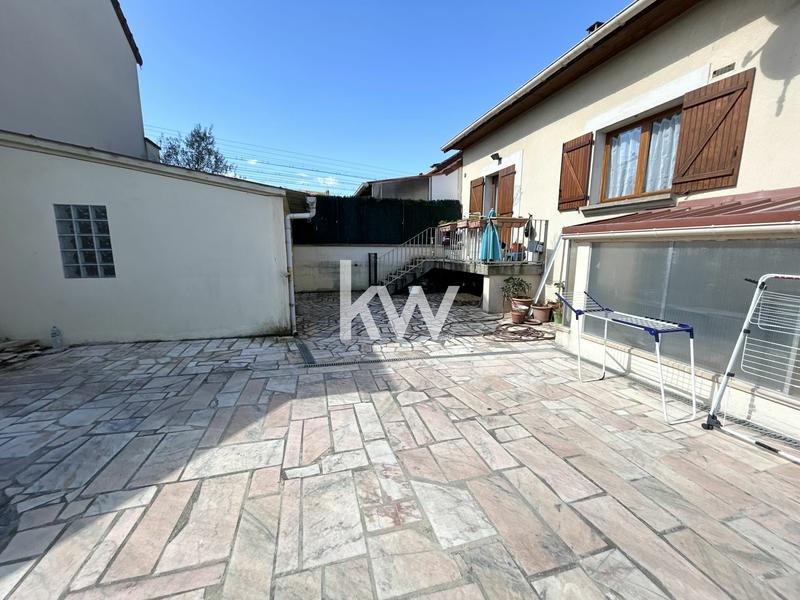 Maison - 318 m² - 7 pièces