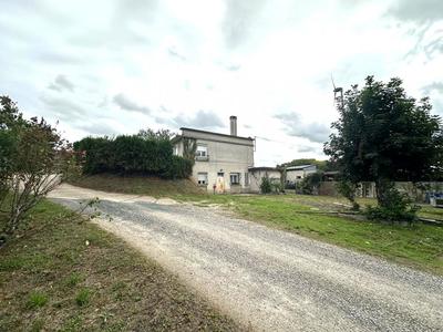 Maison - 198 m² - 9 pièces