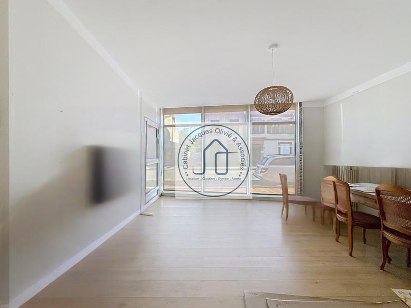 Maison - 186 m² - 9 pièces