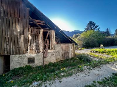 Grange - 150 m² - 2 pièces