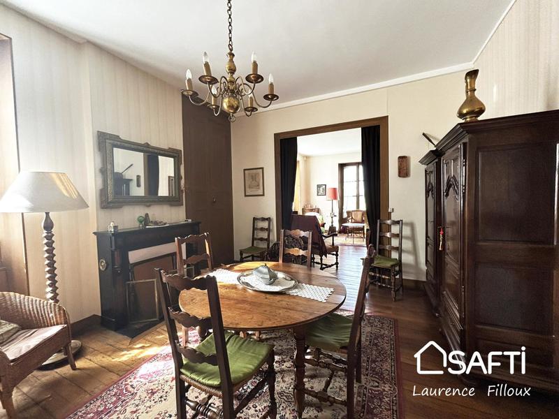 Maison - 230 m² - 11 pièces