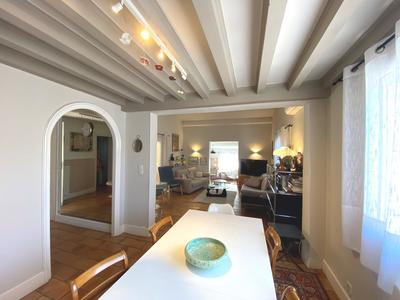 Maison - 230 m² - 10 pièces